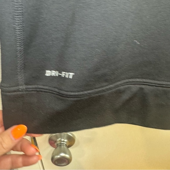 Nike Dri-Fit Women’s Thermal Hooded Cowl Neck Black Sweatshirt. Size: Large. - Picture 3 of 9